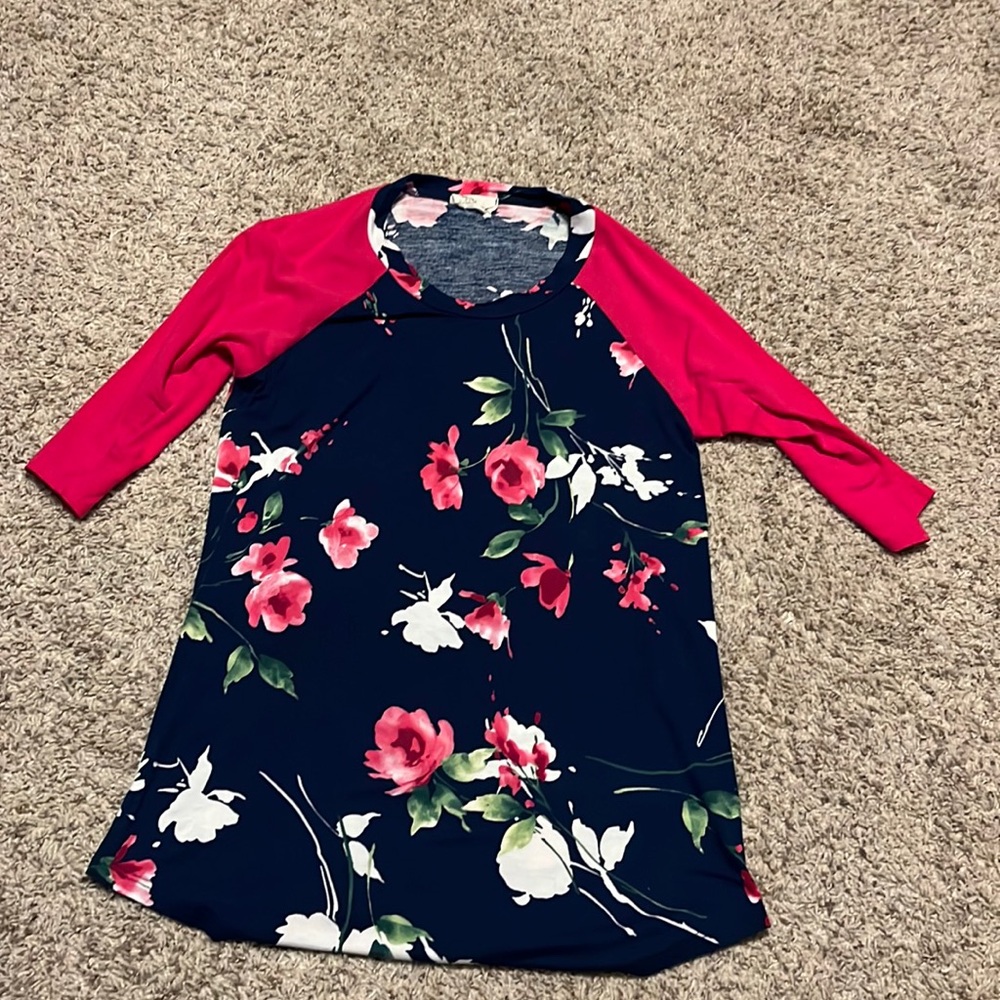 Betsys boutique rope. Long short sleeves